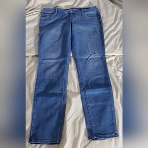 Old Navy Clearwater Low-Rise The Rockstar Crop Jean